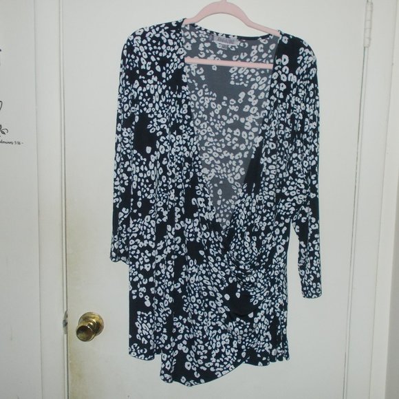 Jennifer Lopez Patterned Blouse Size 3X - Picture 8 of 8